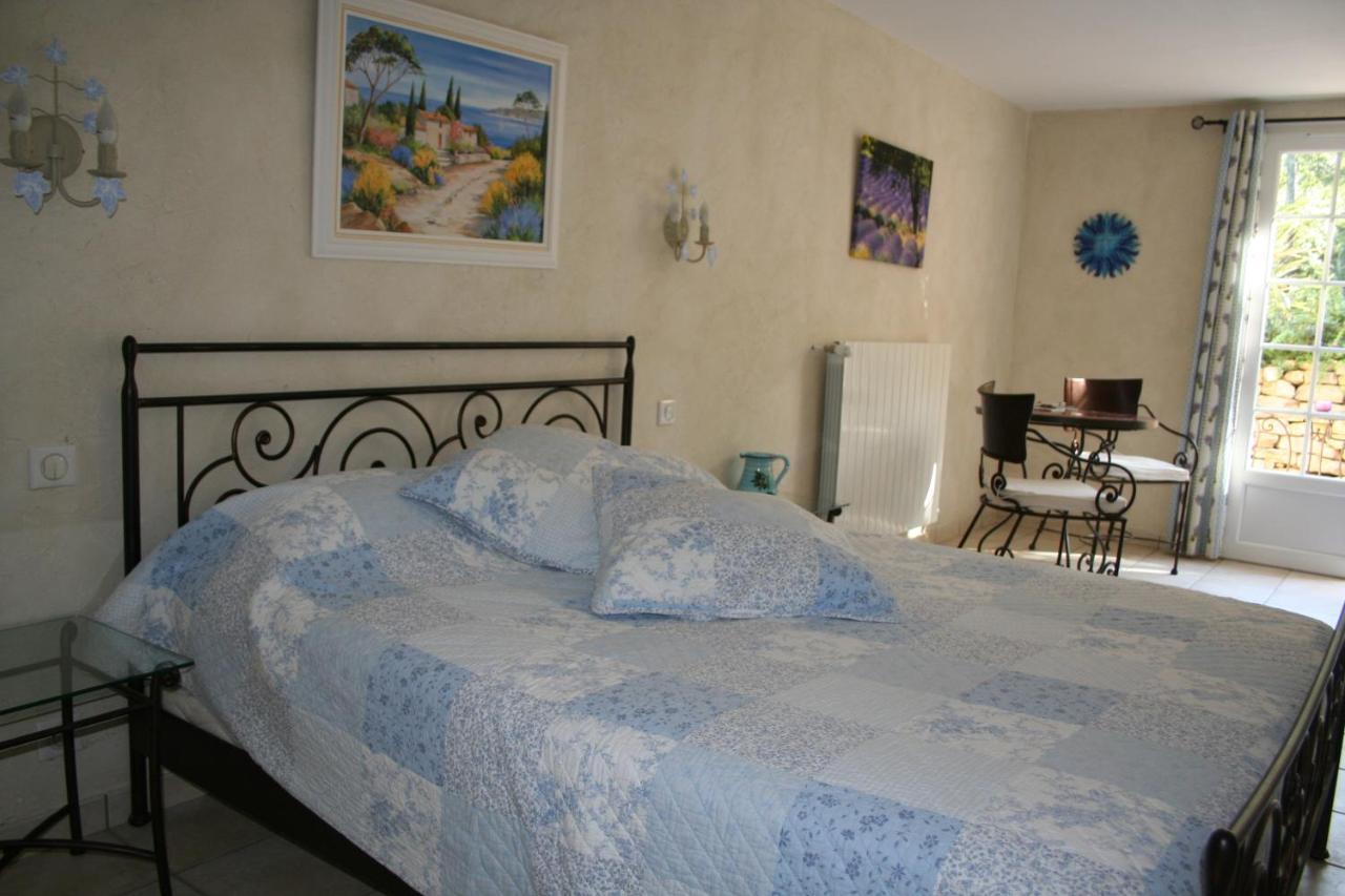 Le Mas Des Tarentes Chambres D'Hotes 普罗旺斯地区特朗 外观 照片